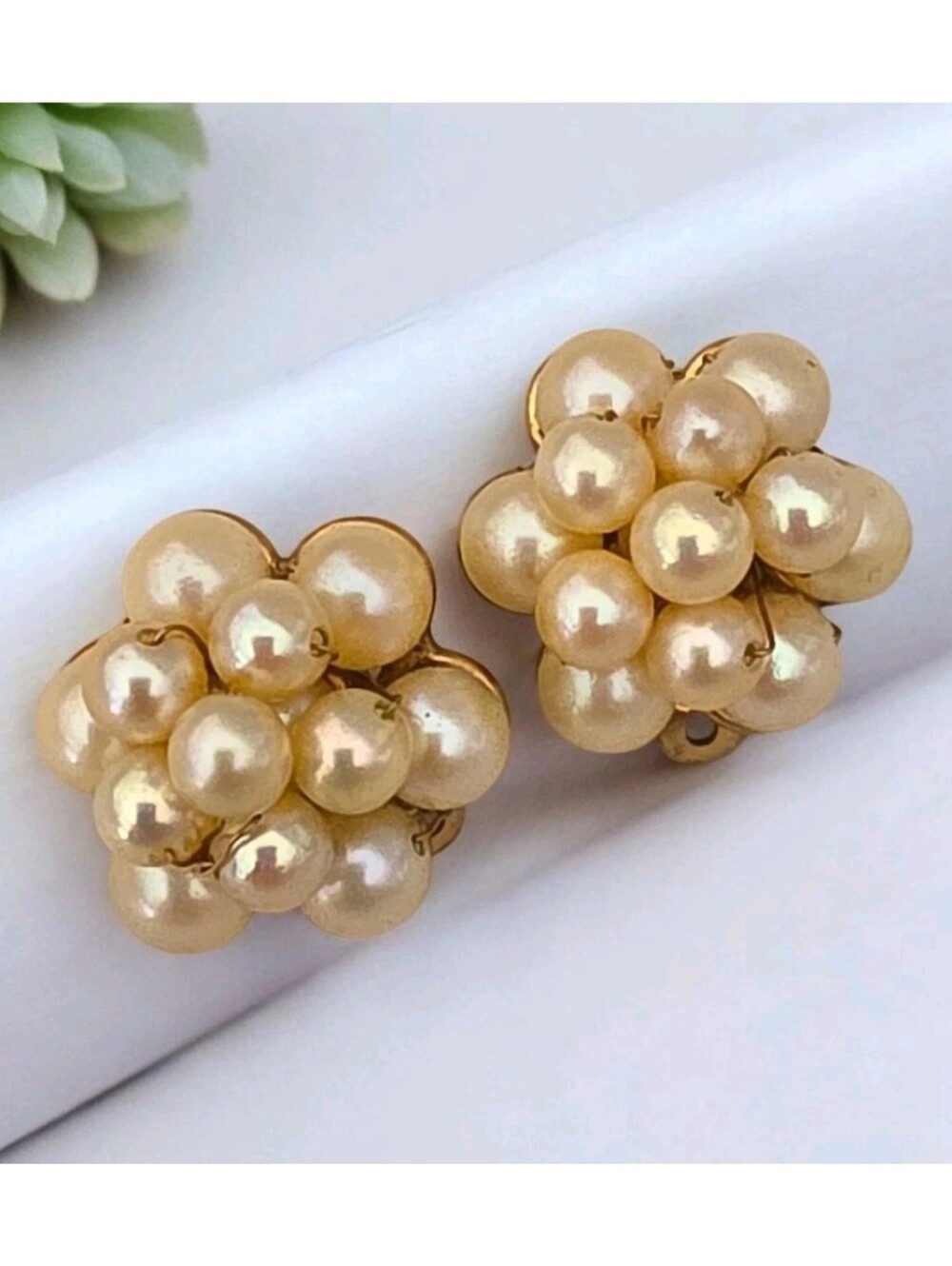 Vintage Signed Winard 1/20 12K Gold Filled Cream Pearl Cluster Clip On Earrings